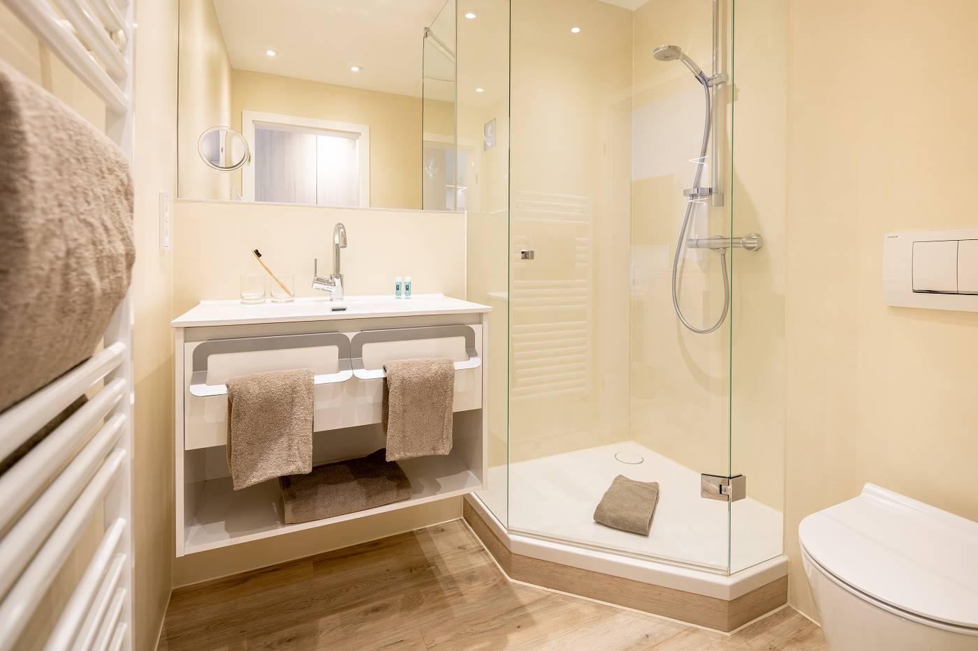 Komfort Doppelzimmer Balkon Meerblick, Bild 6